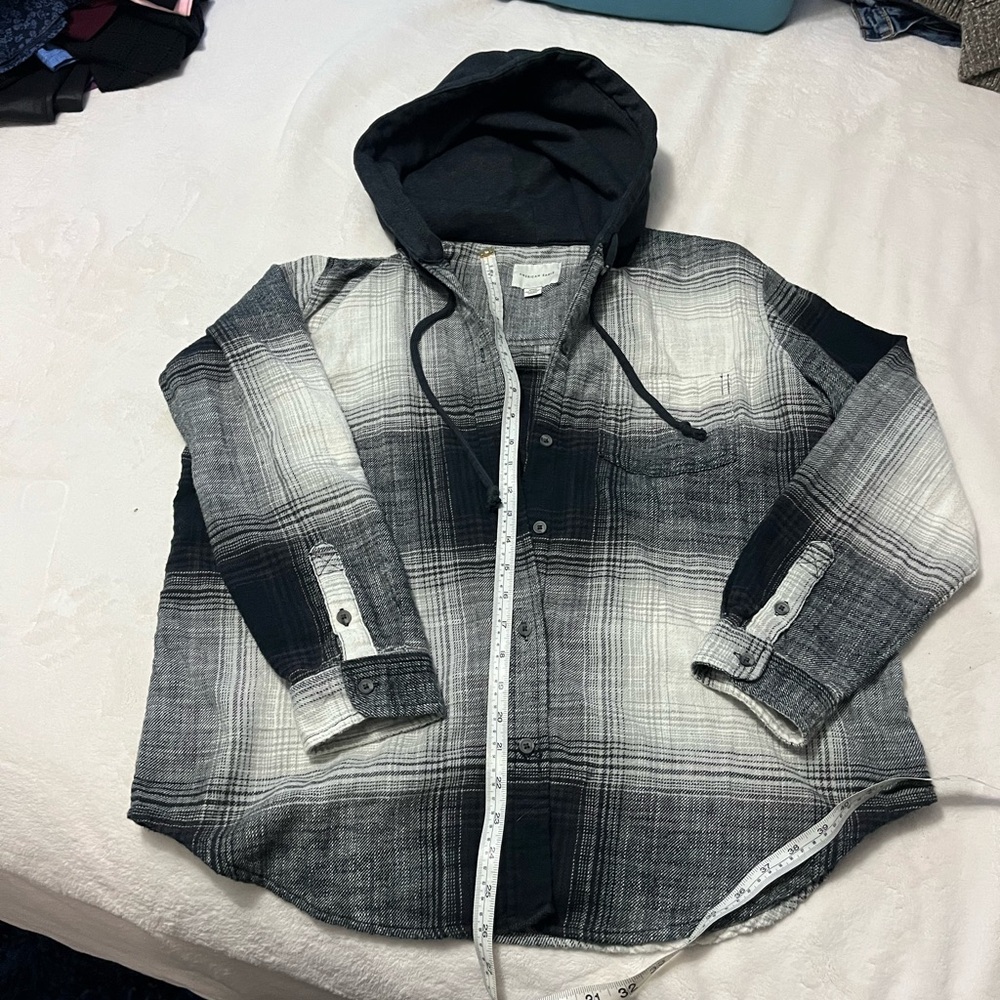 American Eagle Outfitters Gray Plaid Hooded Shirt
